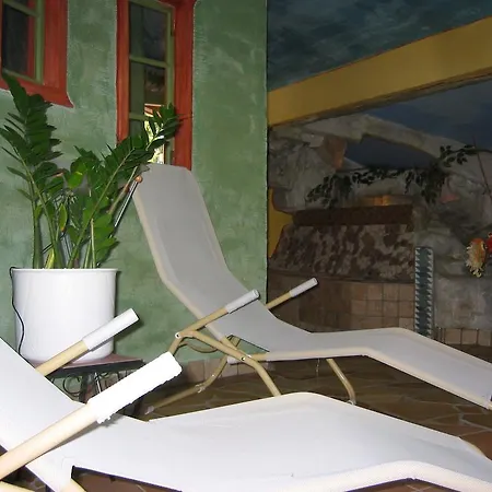 Bed & Breakfast Astoria 2*